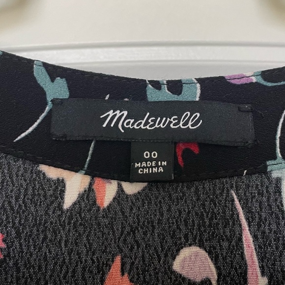 SOLD Madewell V-Neck Button-Front Mini Dress in Drifting Flowers - Picture 4 of 7